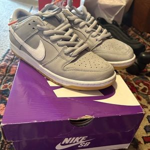 Nike sb dunk low grey size 10 men’s